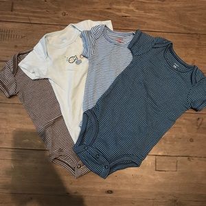 4 pack! NB onesies!!!